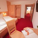 Schweizerhaus Garni Gæstehus