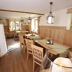 Schweizerhaus Garni 3* Weyarn