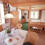 Schweizerhaus Garni Gæstehus 3*