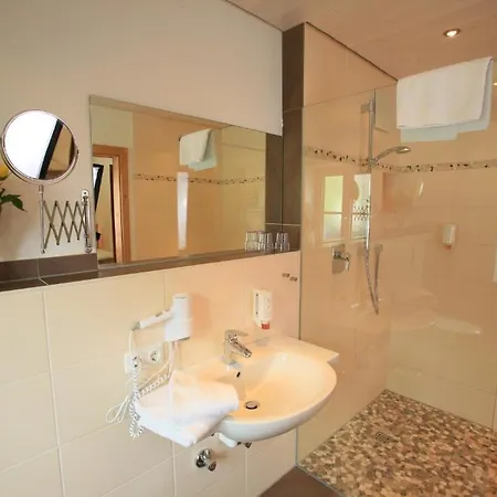 Schweizerhaus Garni Casa de hóspedes Weyarn