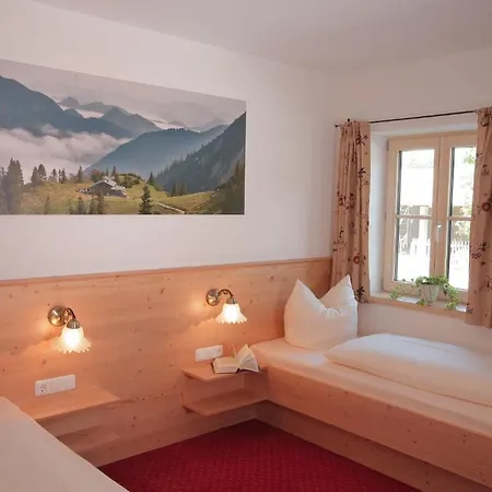 Schweizerhaus Garni Casa de hóspedes