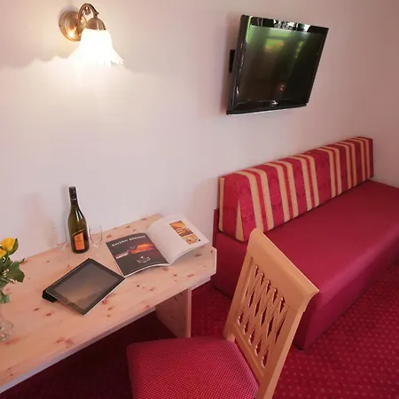 Schweizerhaus Garni Casa de hóspedes