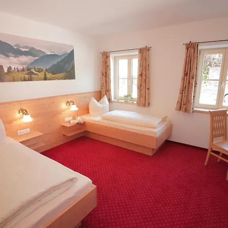 Schweizerhaus Garni Casa de hóspedes