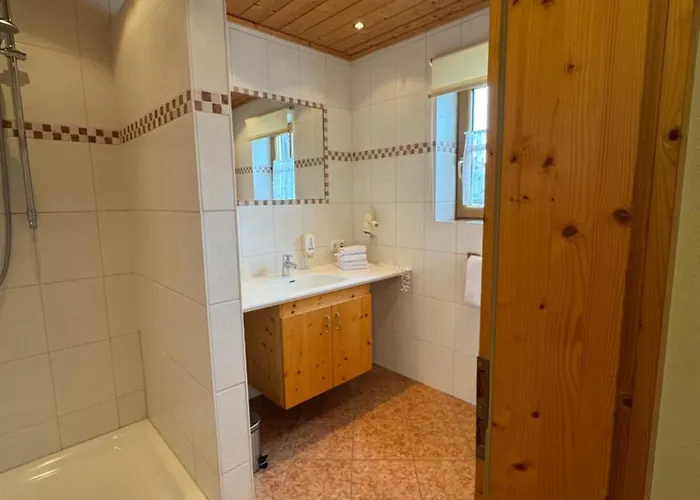 게스트하우스 Schweizerhaus Garni 3*