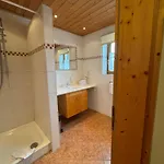 בית הארחה Schweizerhaus Garni 3*