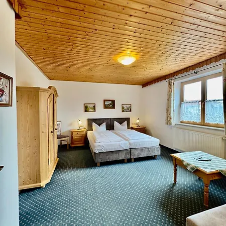 Schweizerhaus Garni Penzion 3*