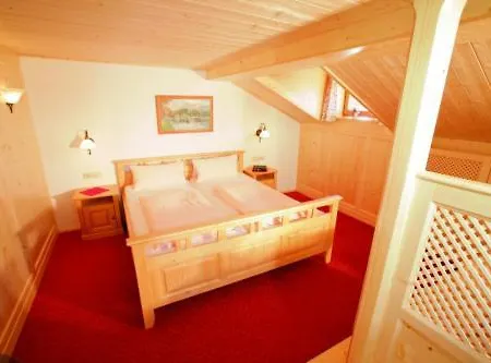 Schweizerhaus Garni Pensjonat 3*
