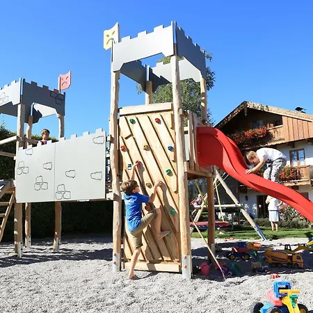 Schweizerhaus Garni Pensjonat 3*