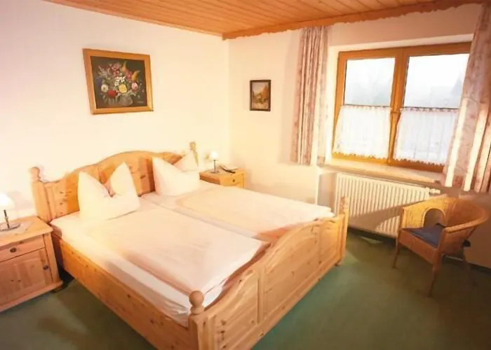Schweizerhaus Garni 3* Вейарн