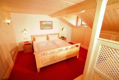 Schweizerhaus Garni Гостевой дом 3*