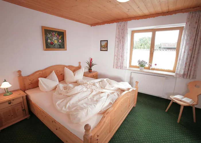 Schweizerhaus Garni 3* Вейарн